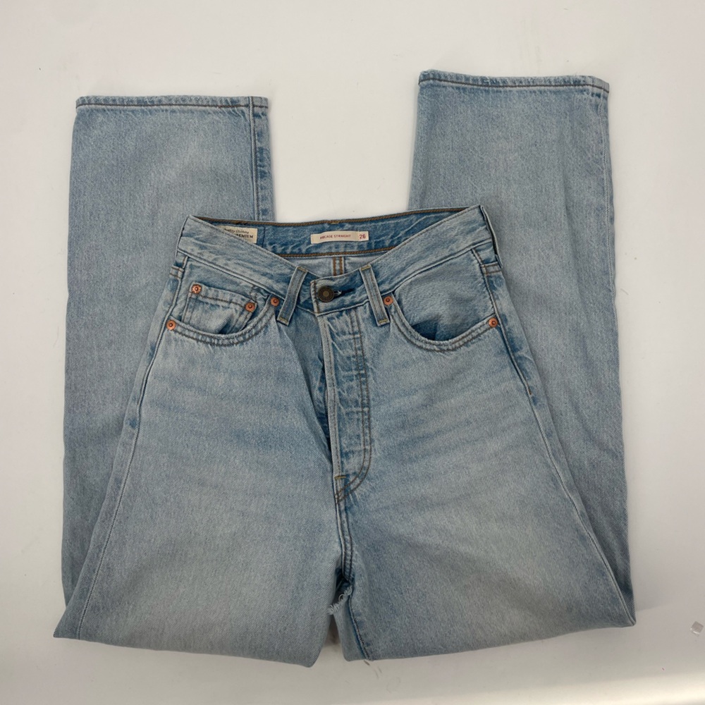 Light Wash Ribcage Straight Levi Jeans
